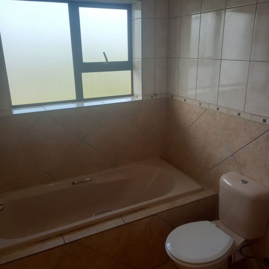 To Let 3 Bedroom Property for Rent in Reebok Western Cape